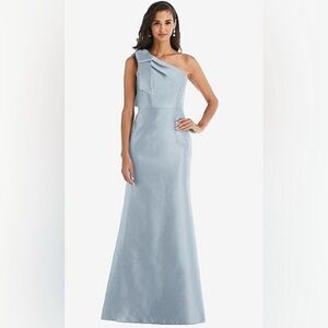 Alfred Sung Women’s Bow One Shoulder Satin Trumpet Gown in Mist - Size 0